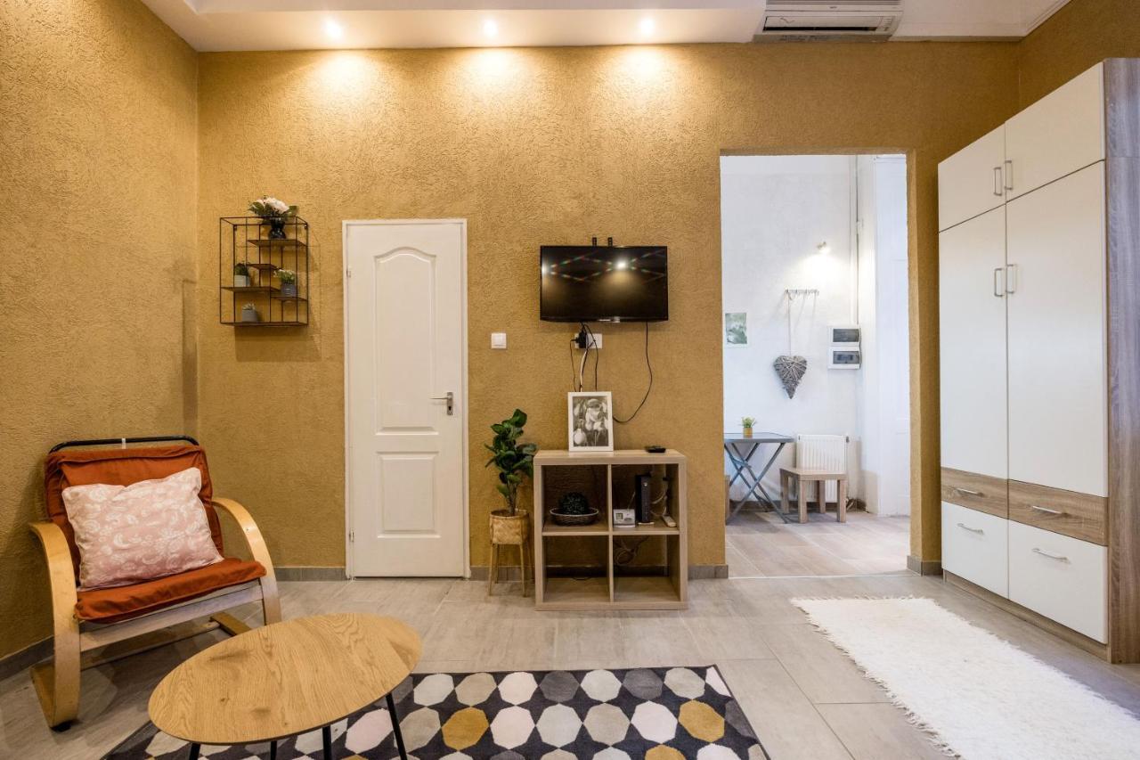Apartment Akacfa 27-1 Center With Aircon